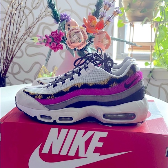WMNS Nike Air Max 95 PRM ‘Animal Floral’ - Picture 1 of 8